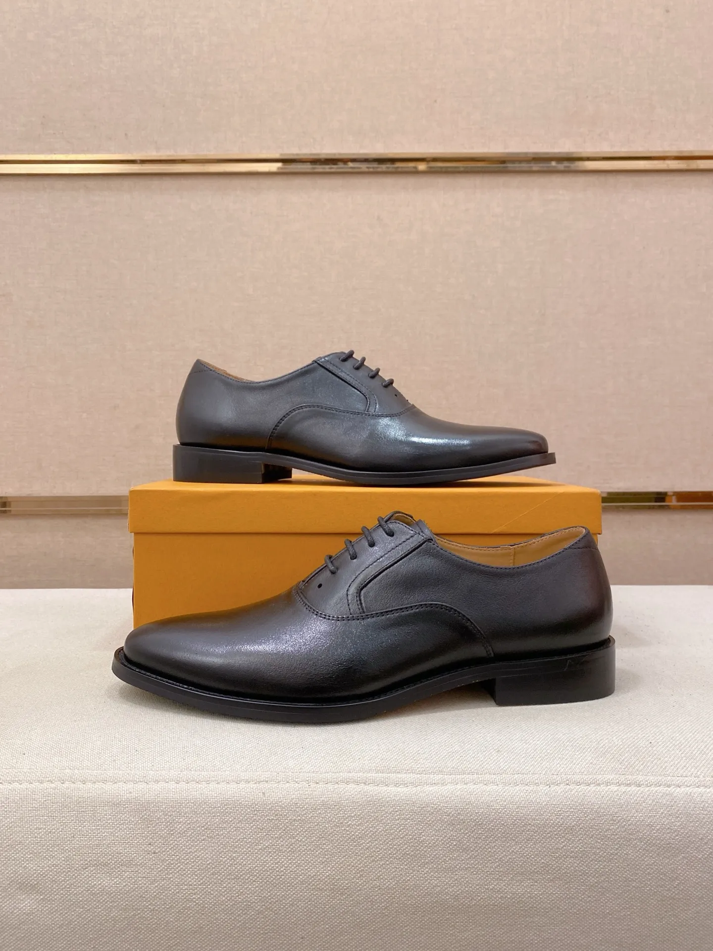 Men's men's shoes 💰 520💰⚡️New models on the market⚡️ Louis Vuitton (Louis Vuitton/LV) casual, business formal wear! Made with pure Italian craftsmanship, the upper is made of first-layer cowhide, which is full of texture! The lining is cowhide and the original rubber leather shoe outsole. The style is atmospheric and comfortable! Positive code 38-44